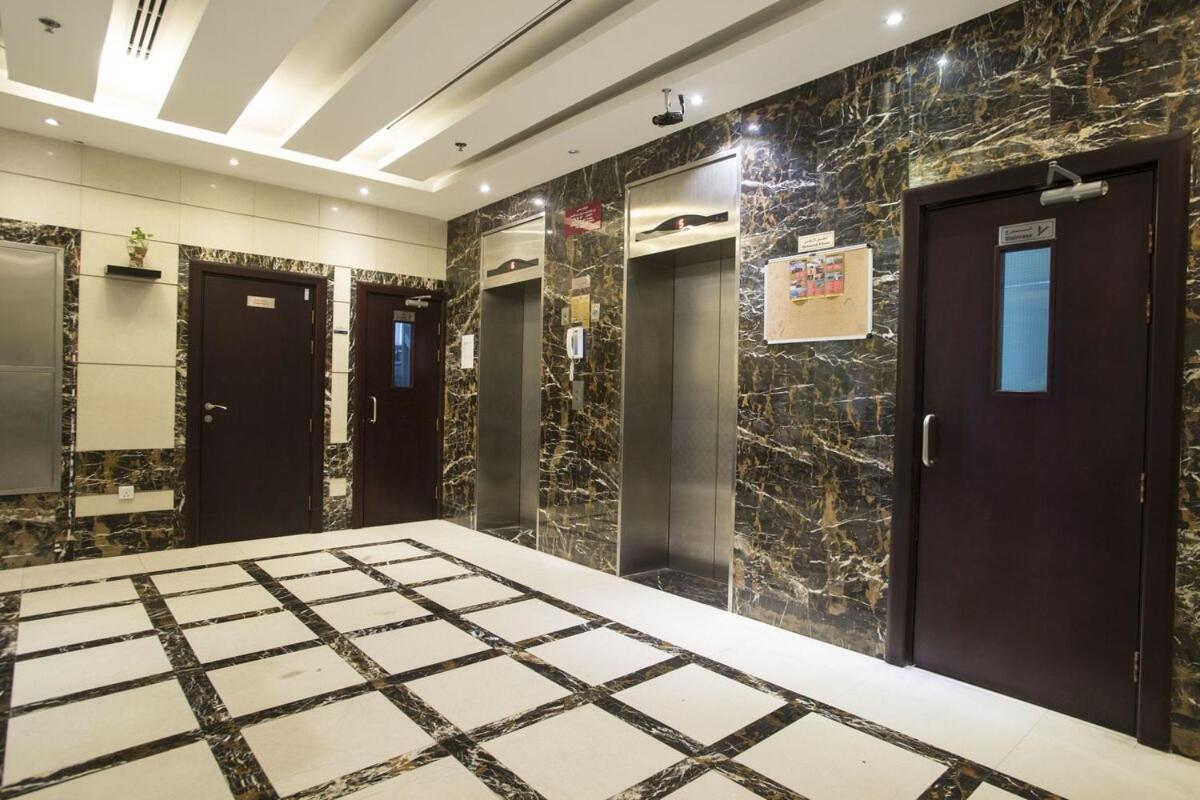 Traveller Partition Room In Al Barsha 1 Near Metro Dubai Buitenkant foto