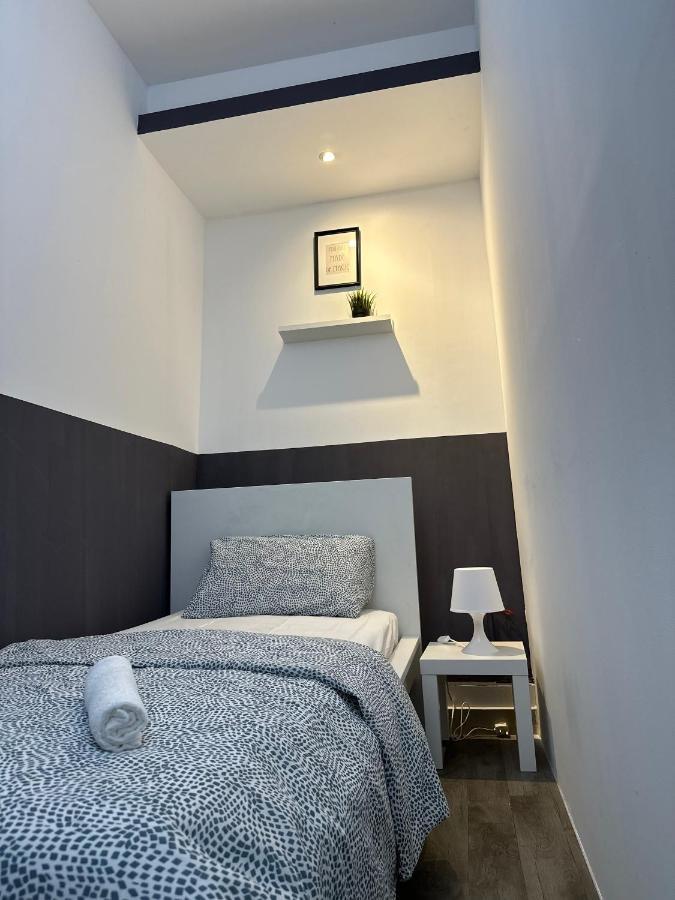 Traveller Partition Room In Al Barsha 1 Near Metro Dubai Buitenkant foto
