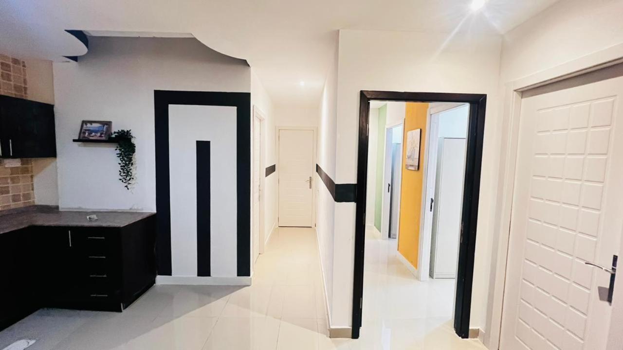 Traveller Partition Room In Al Barsha 1 Near Metro Dubai Buitenkant foto