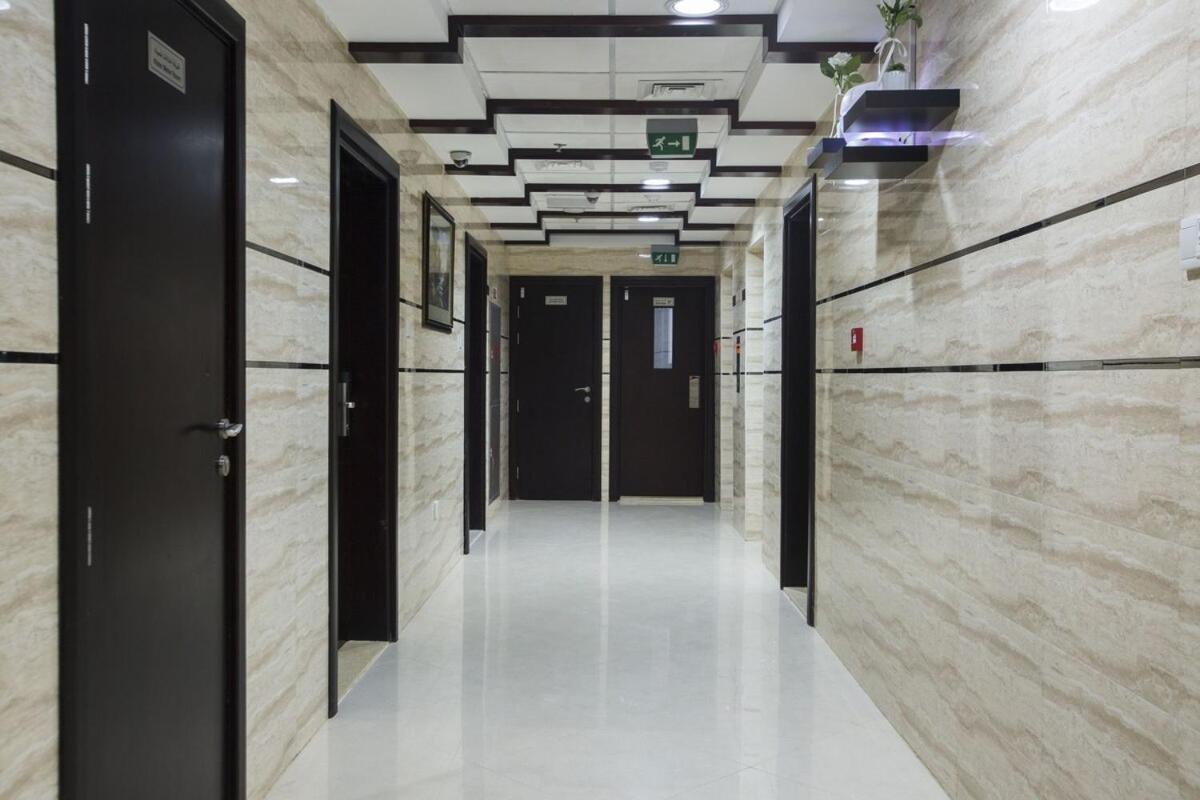 Traveller Partition Room In Al Barsha 1 Near Metro Dubai Buitenkant foto