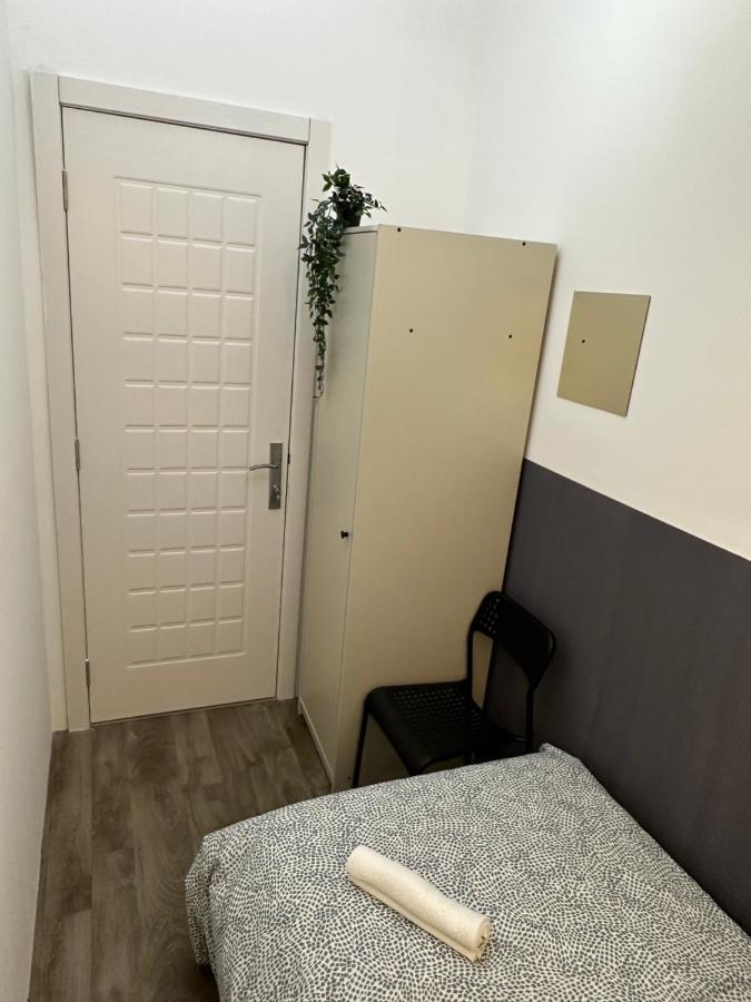 Traveller Partition Room In Al Barsha 1 Near Metro Dubai Buitenkant foto