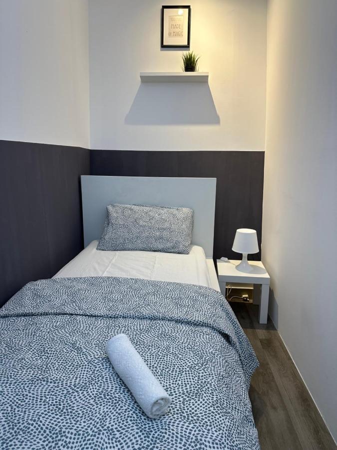 Traveller Partition Room In Al Barsha 1 Near Metro Dubai Buitenkant foto